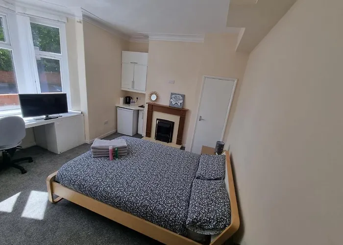 Immaculate 5-Bed House Up To 8 People In Wallsend